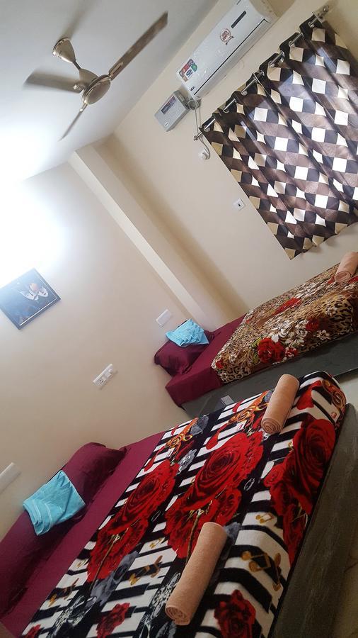 Krish Rooms And Stay Madras Buitenkant foto