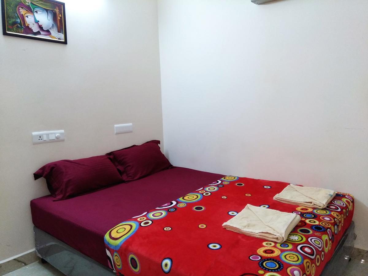 Krish Rooms And Stay Madras Buitenkant foto