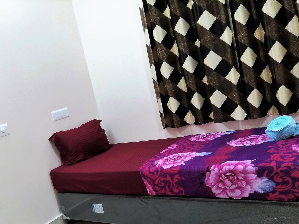 Krish Rooms And Stay Madras Buitenkant foto
